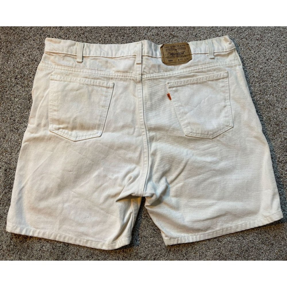 Vintage 70’s Mens Size 42” Levi’s 550 Relaxed Fit White Denim Shorts Made in USA